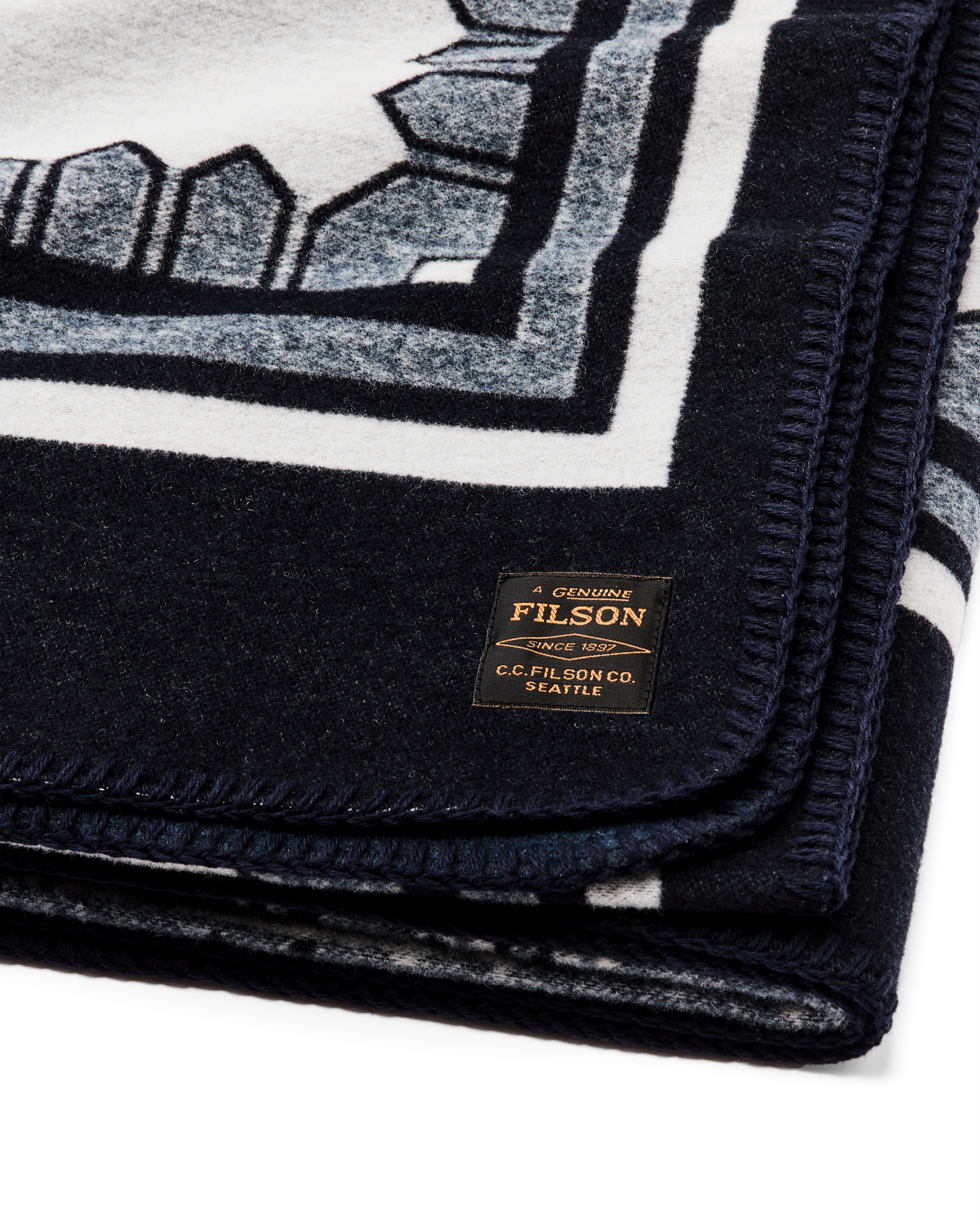 Alternative view of Wool-blend Blanket - Navy / Mountain Sea