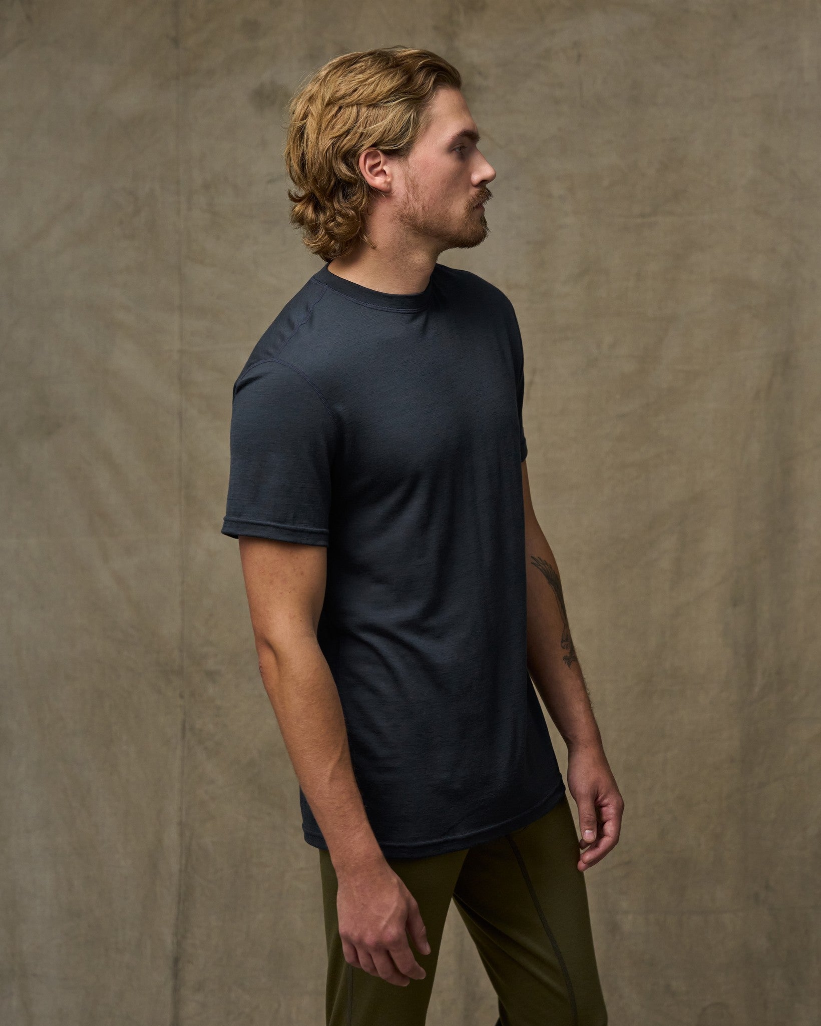 210g Merino Wool Short Sleeve Crewneck T-Shirt - Dark Navy - Image 4