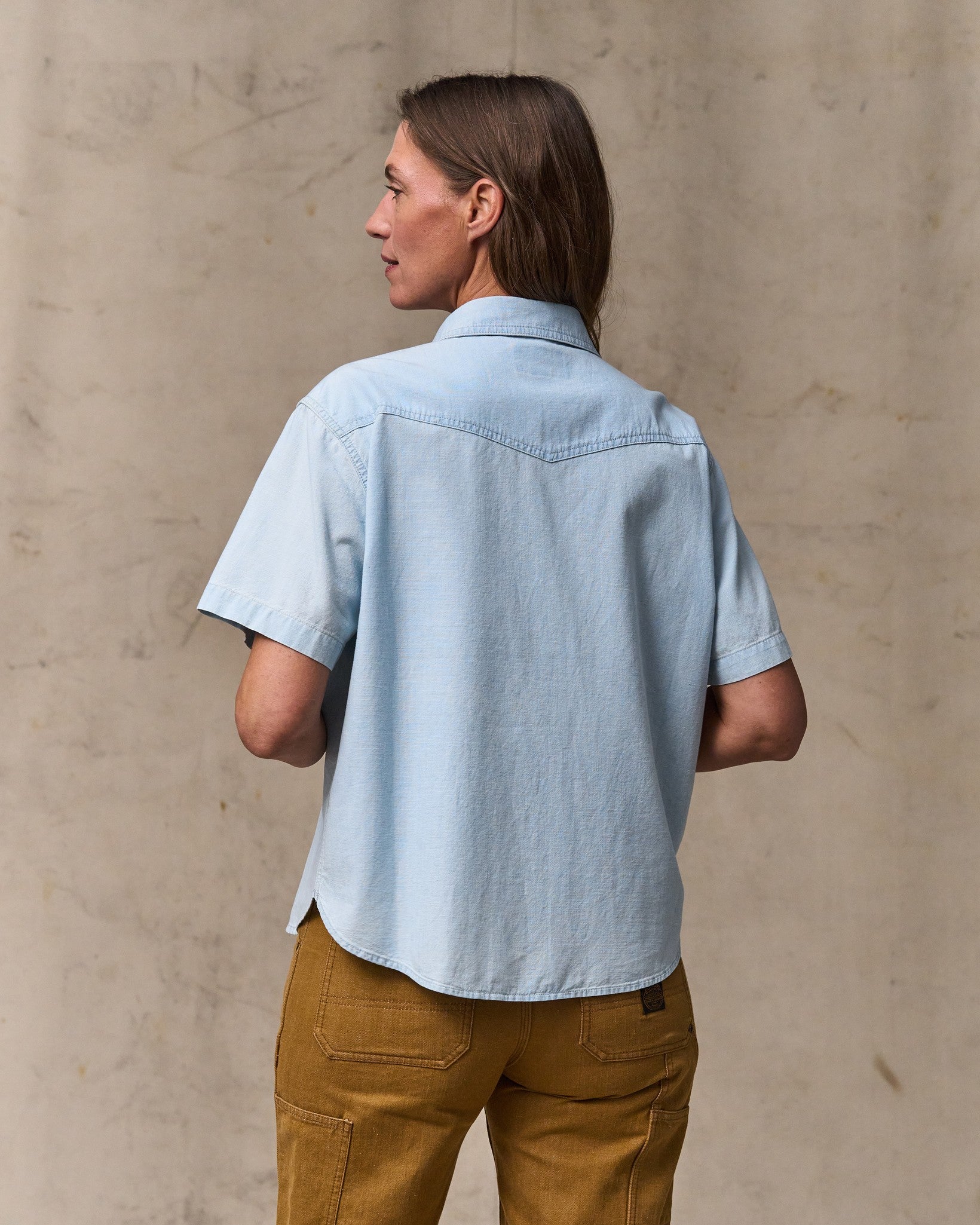 Alternative view of Women's Short Sleeve Chambray Western Shirt - Light Indigo